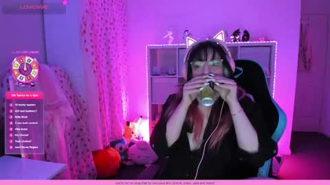 Snapshot of wrenvalentine chatting on 11-22-25, 09:41 Wren Valentine online show from 11-22-25, 09:41