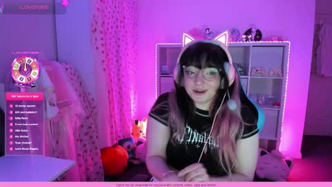 Snapshot of wrenvalentine chatting on 11-28-25, 08:28 Wren Valentine online show from 11-28-25, 08:28