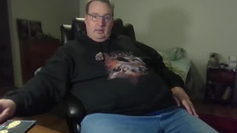 Snapshot of wvalentin0 chatting on 10-27-25, 03:21 Wren online show from 10-27-25, 03:21