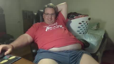 Snapshot of wvalentin0 chatting on 10-31-25, 04:35 Wren online show from 10-31-25, 04:35