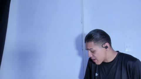 wyatt_smith71 online show from 04-28-26, 06:02