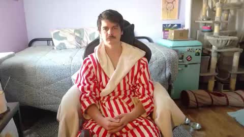 Wyatt online show from 11-19-25, 07:14