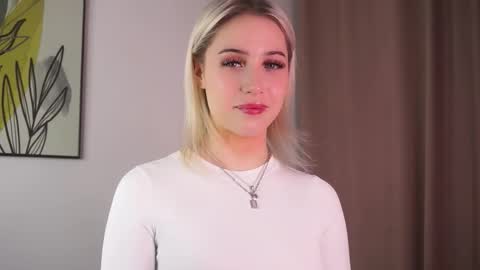 Lily online show from 02-18-26, 12:23