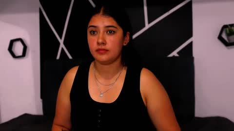 Snapshot of x_adeline_ chatting on 10-28-25, 07:16 Adeline online show from 10-28-25, 07:16