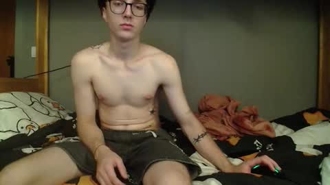 Philipp and Este online show from 10-13-25, 03:28