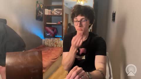 Snapshot of x_files_t chatting on 01-18-26, 03:05 Philipp and Este online show from 01-18-26, 03:05