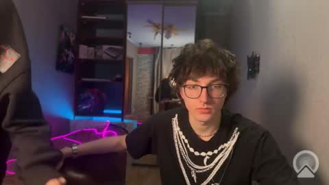 Snapshot of x_files_t chatting on 02-03-26, 03:15 Philipp and Este online show from 02-03-26, 03:15