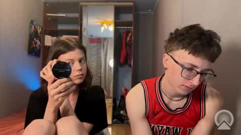 Snapshot of x_files_t chatting on 02-09-26, 05:22 Philipp and Este online show from 02-09-26, 05:22