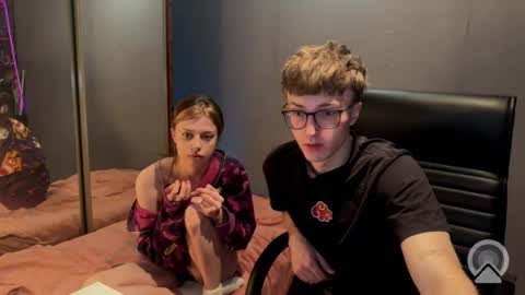 Snapshot of x_files_t chatting on 03-03-26, 12:50 Philipp and Este online show from 03-03-26, 12:50