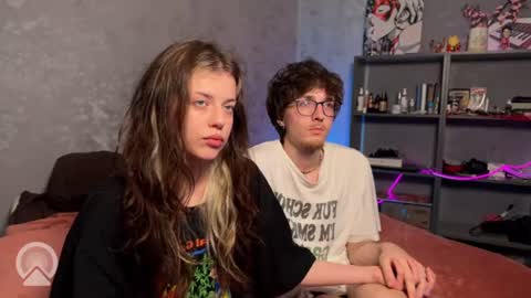 Philipp and Este online show from 06-25-26, 12:54
