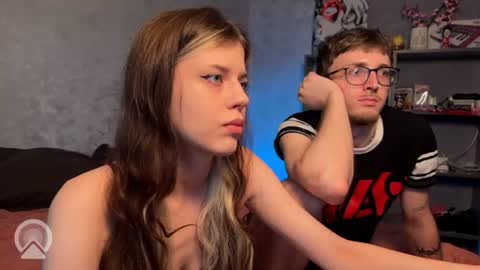 Philipp and Este online show from 07-10-26, 05:23