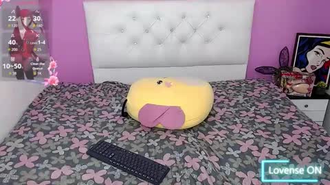 Snapshot of x_kikke_x chatting on 10-12-25, 07:29 x_kikke_x online show from 10-12-25, 07:29