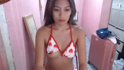 Snapshot of x_lexi_x chatting on 10-08-25, 03:37 x_lexi_x online show from 10-08-25, 03:37