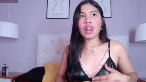 Snapshot of xaander_ chatting on 09-23-25, 03:20 aurora  online show from 09-23-25, 03:20