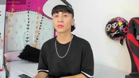 xaanderGrey online show from 10-17-25, 07:38