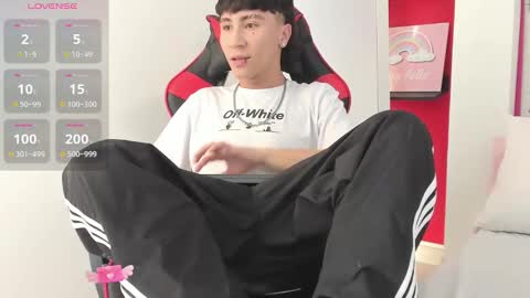 xaanderGrey online show from 11-18-25, 08:24