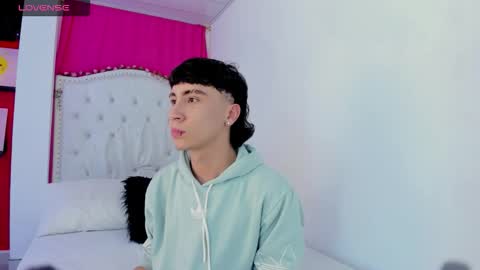 xaanderGrey online show from 11-30-25, 07:51