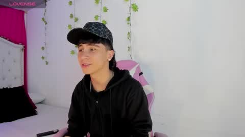 xaanderGrey online show from 12-15-25, 07:51