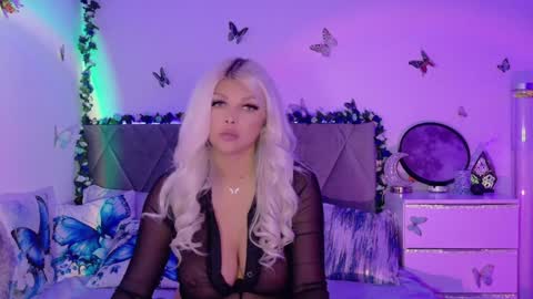Snapshot of xalexax chatting on 10-18-25, 08:09 sooo hey im Sperm Mystik from Fuckistan i want you full my all holes bcs i have penis fever online show from 10-18-25, 08:09