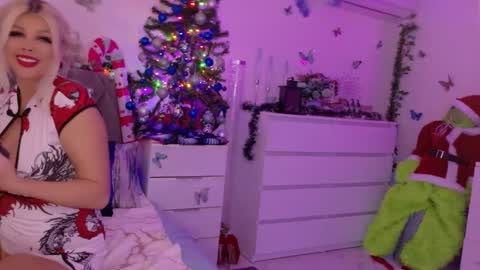 Snapshot of xalexax chatting on 12-13-25, 08:25 sooo hey im Sperm Mystik from Fuckistan i want you full my all holes bcs i have penis fever online show from 12-13-25, 08:25