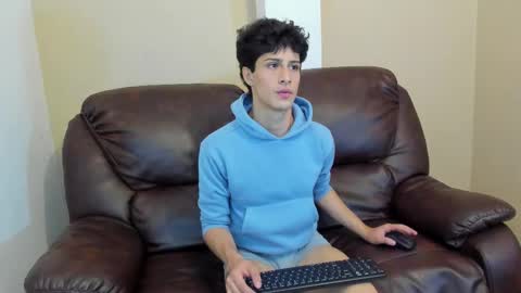 Snapshot of xam_collen chatting on 01-12-26, 10:04 xam_collen online show from 01-12-26, 10:04