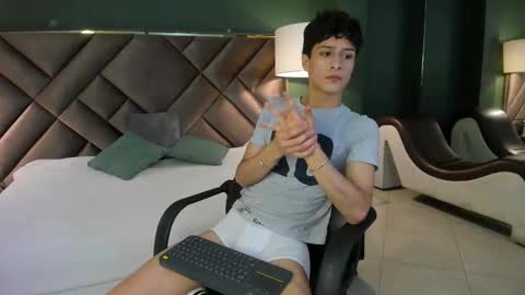 Snapshot of xam_collen chatting on 03-05-26, 04:36 xam_collen online show from 03-05-26, 04:36