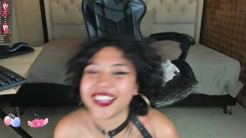 Snapshot of xamixa chatting on 01-15-25, 11:51 xami online show from 01-15-25, 11:51