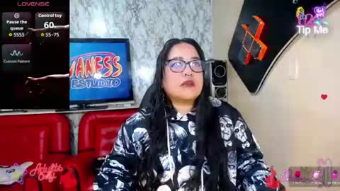 xander_taylor_ online show from 06-14-26, 05:09