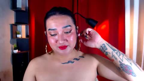 Snapshot of xasianempressx chatting on 04-08-26, 10:10 Nira NOT INTO CHEAP GUYS online show from 04-08-26, 10:10