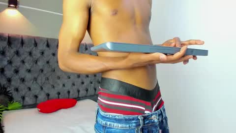 Snapshot of xavi_lee chatting on 10-18-25, 03:53 XAVI online show from 10-18-25, 03:53