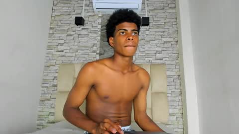 Snapshot of xavi_lee chatting on 11-19-25, 09:59 XAVI online show from 11-19-25, 09:59