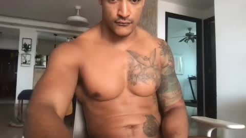 Snapshot of xavii31 chatting on 02-23-25, 06:01 xavii31 online show from 02-23-25, 06:01