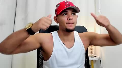 Snapshot of xboy_fantasyx chatting on 10-07-25, 12:13 David online show from 10-07-25, 12:13