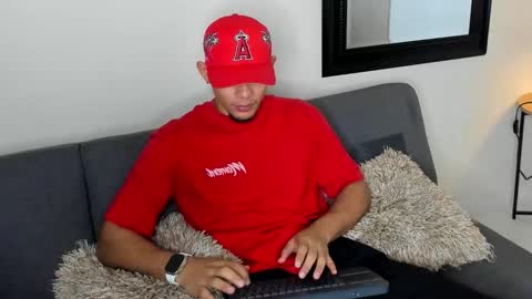 Snapshot of xboy_fantasyx chatting on 10-16-25, 11:55 David online show from 10-16-25, 11:55