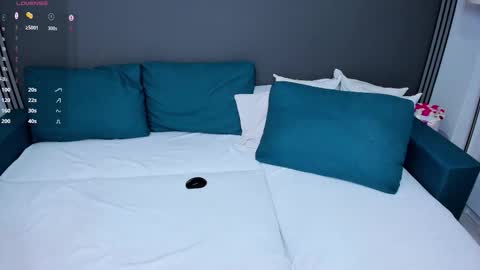 Snapshot of xchristalx chatting on 11-04-25, 08:30 Christal online show from 11-04-25, 08:30