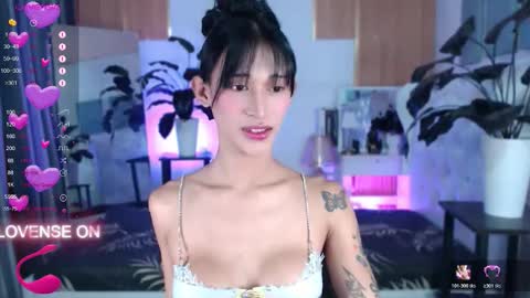 I LOVEE TO TRAVEL AROUND THE WORLD online show from 10-20-25, 12:27