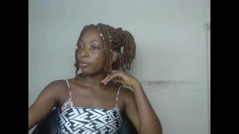 Snapshot of xcreamypussy chatting on 12-24-24, 11:00 xcreamypussy online show from 12-24-24, 11:00