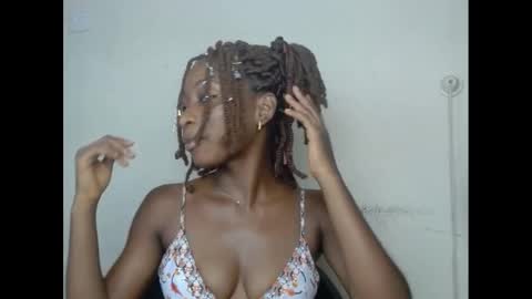 Snapshot of xcreamypussy chatting on 12-25-24, 08:07 xcreamypussy online show from 12-25-24, 08:07