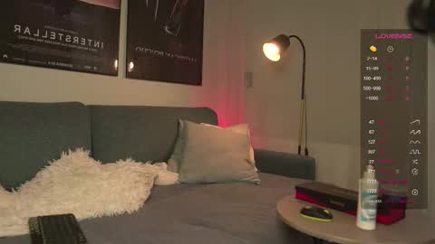 Snapshot of xcummingxsoonx chatting on 09-19-25, 03:24 MIRA online show from 09-19-25, 03:24