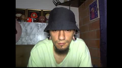 Snapshot of xdantex19 chatting on 02-13-26, 02:35 xdantex19 online show from 02-13-26, 02:35