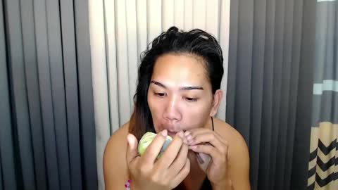 Snapshot of xhugejerkingtransx chatting on 02-08-25, 03:41 GWEN THOMPSON ....... online show from 02-08-25, 03:41
