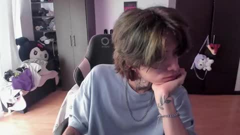 Snapshot of xice_boy chatting on 01-18-26, 02:21 xIce Boy online show from 01-18-26, 02:21