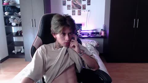 Snapshot of xice_boy chatting on 02-05-26, 02:22 xIce Boy online show from 02-05-26, 02:22