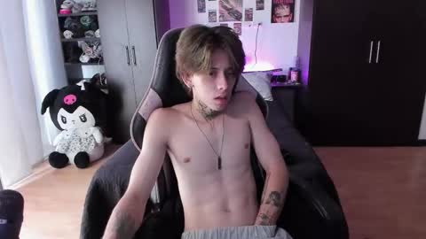 Snapshot of xice_boy chatting on 02-11-26, 02:33 xIce Boy online show from 02-11-26, 02:33