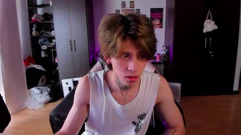 Snapshot of xice_boy chatting on 03-11-26, 04:13 xIce Boy online show from 03-11-26, 04:13