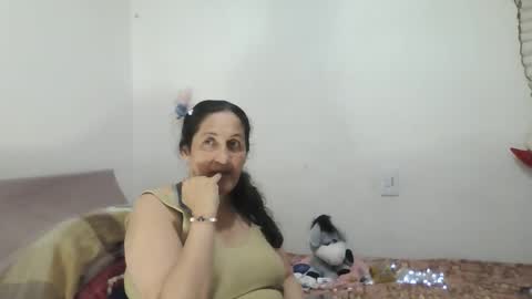 Snapshot of xime5144838 chatting on 10-14-25, 11:27 Ximena online show from 10-14-25, 11:27