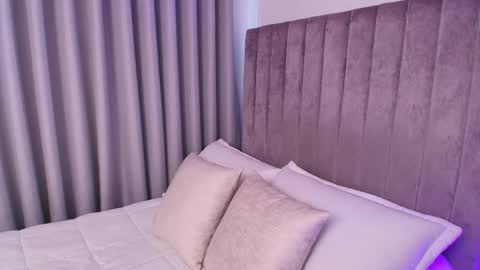 XIMENA LOPEZ online show from 04-16-26, 09:39