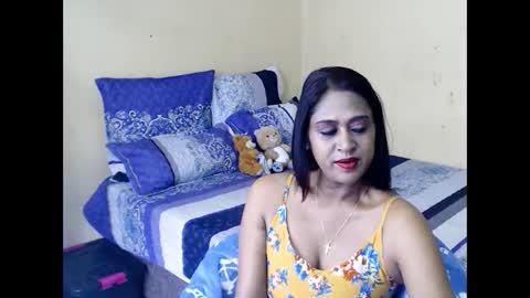 Snapshot of xindianillusion44 chatting on 11-11-25, 10:48 Miss Ria online show from 11-11-25, 10:48