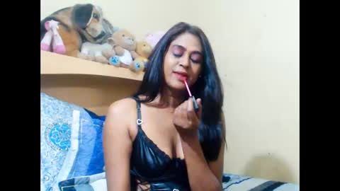 Snapshot of xindianillusion44 chatting on 01-12-26, 12:05 Miss Ria online show from 01-12-26, 12:05