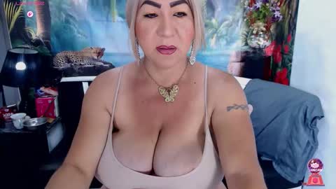 XIOMY   give LIKE on my page online show from 11-18-25, 12:20